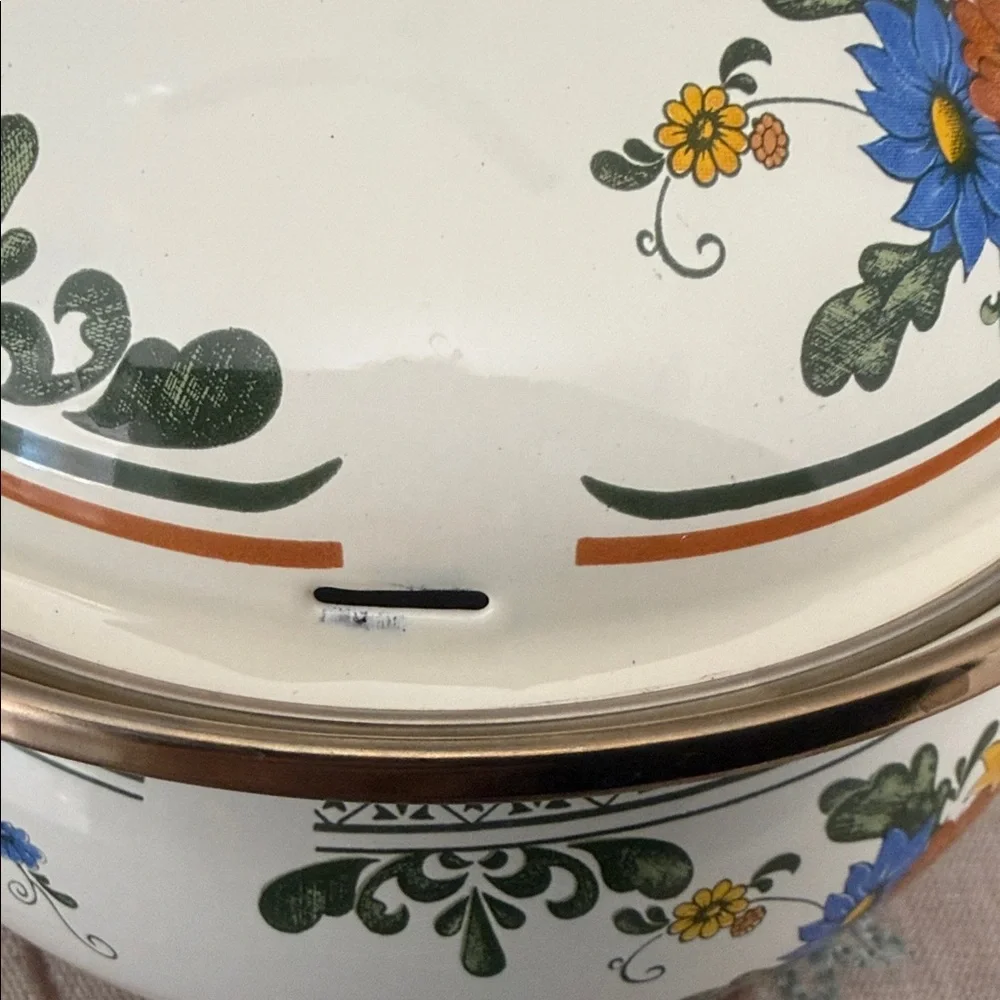 Villeroy & Boch Alt Amsterdam 6.5” Metal/Enamel Skillet Pot with Lid